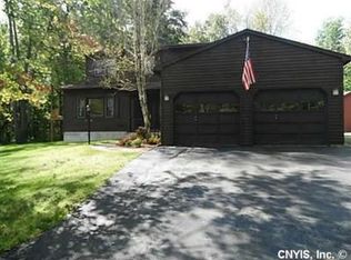 9189 60th Rd, Phoenix, NY 13135