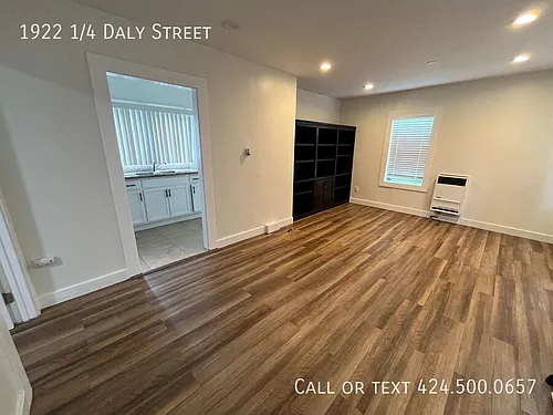 1922 1/4 Daly St Photo 1