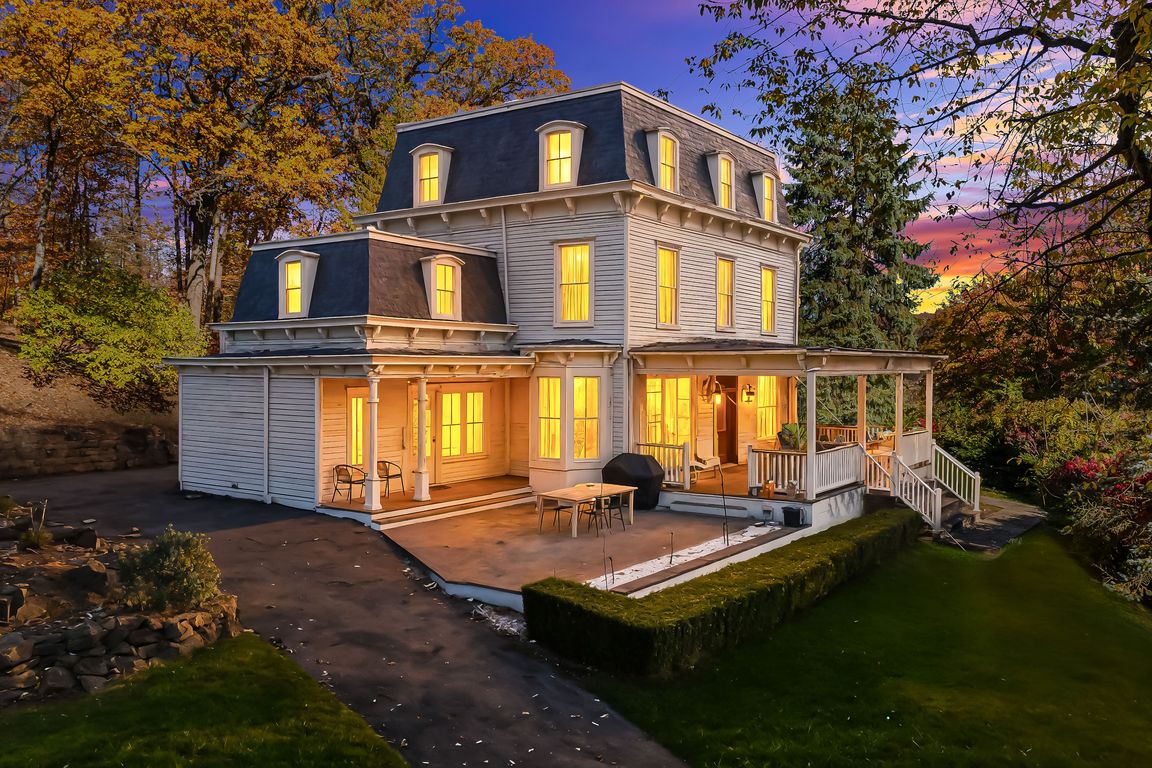 next background image