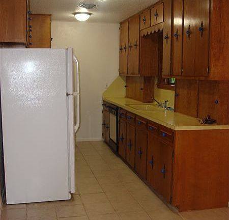 5th image of 1201 Wisteria Ave APT C