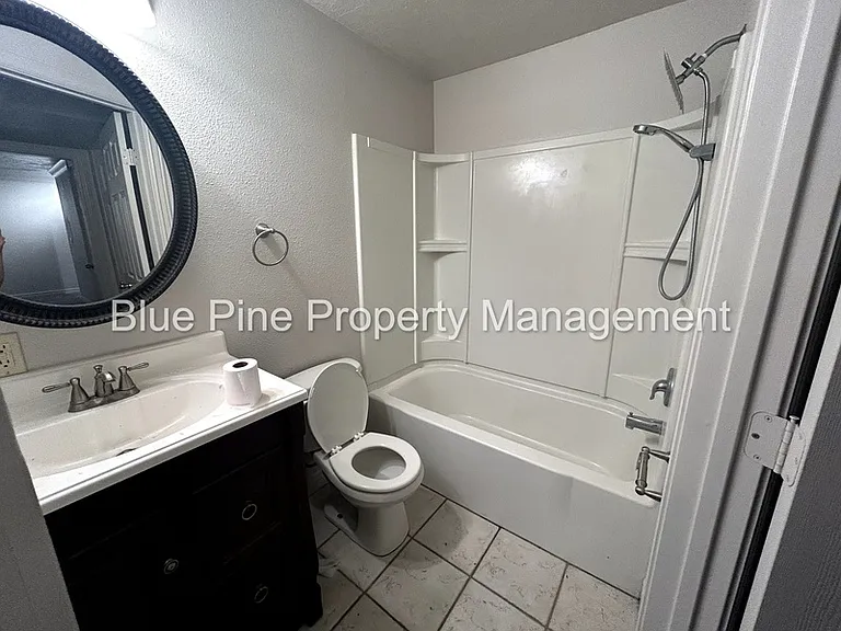 648 E Poplar St — Photo 6
