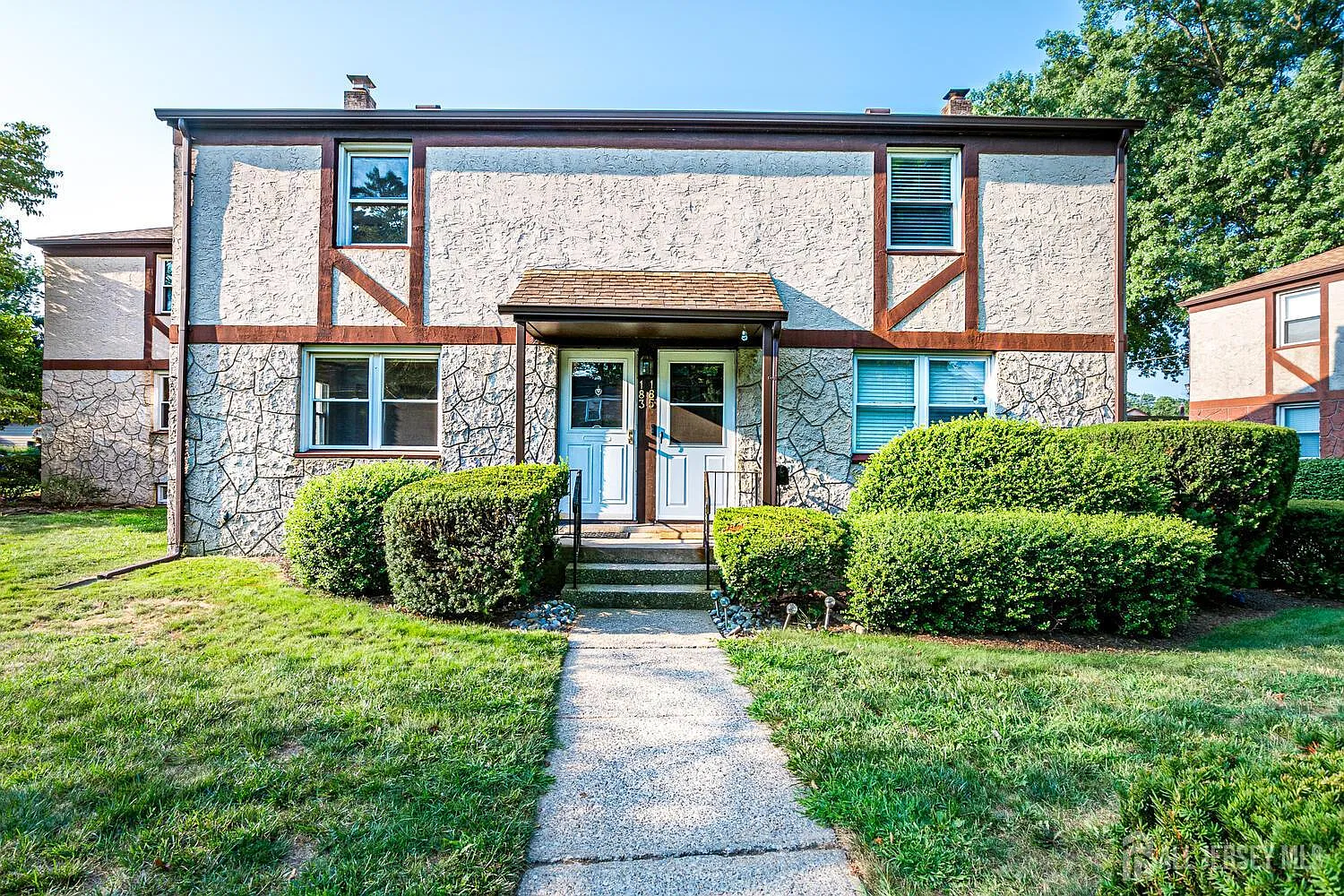 2 bed, 1.0 bath, $2,650 — Photo 3