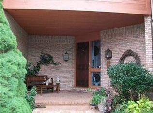 416 Scarborough Rd, Valparaiso, IN 46385