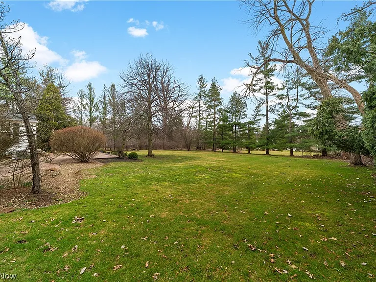 30800 Gates Mills Blvd — Photo 38