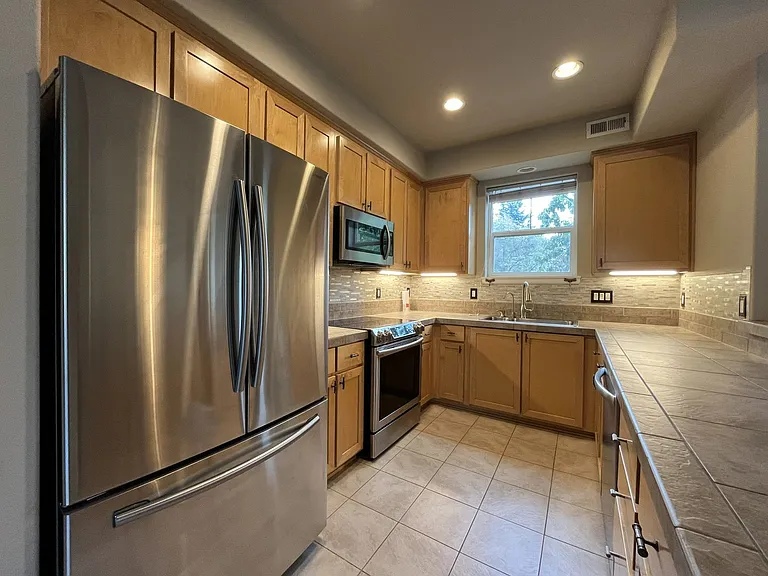 10955 SW 130th Ave — Photo 6