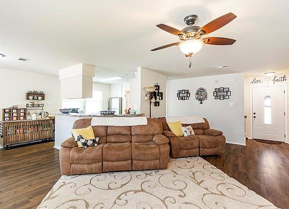 5th image of 4009 Devonaire Dr