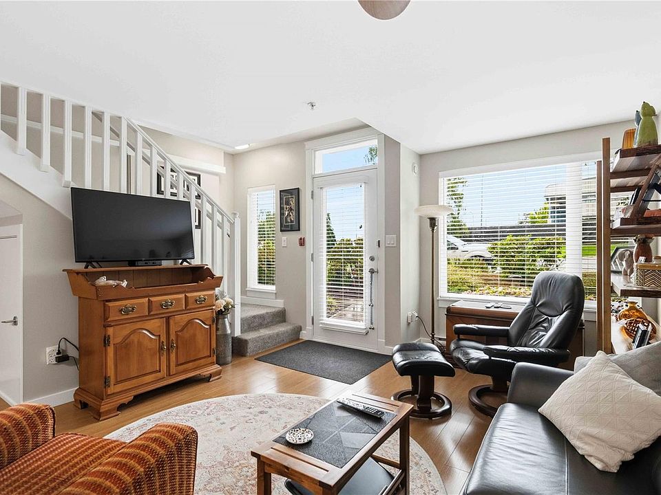 1st image of 1405 Esquimalt Rd #102