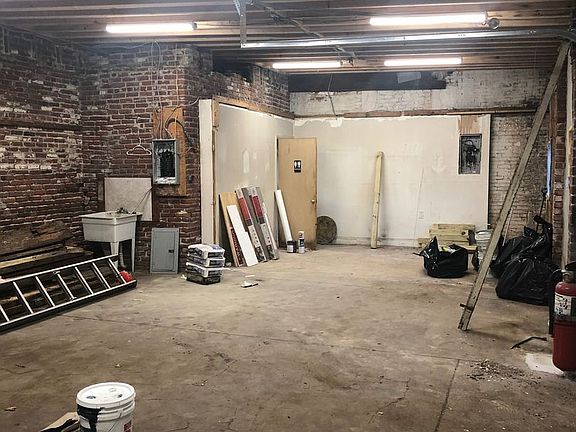 4th image of 300 W Coulter St #8891910