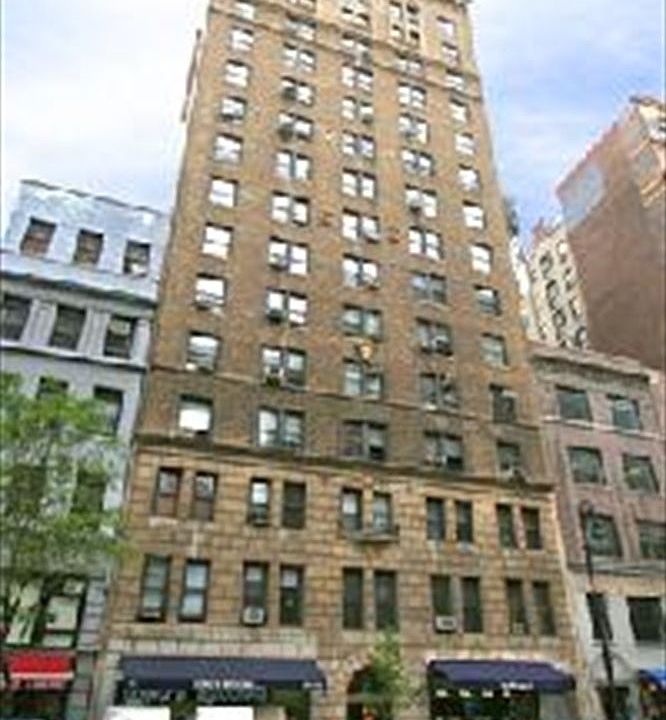 2nd image of 121 W 72nd St APT 11E