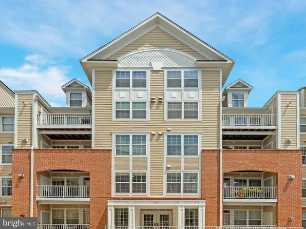 2701 Bellforest Ct APT 205, Vienna, VA 22180