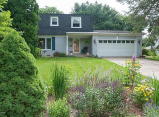 824 Newgate Rd, Kalamazoo, MI 49006