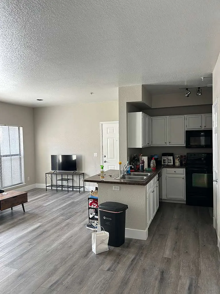 Building Photo - 616 Chase Tree St #2098