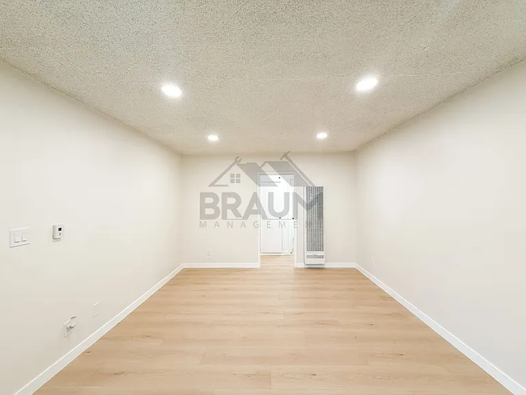 18350 NAPA ST. — Photo 11