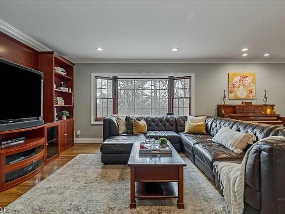 5th image of 7 Chadwick Rd