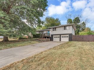 3233 W Glenwood St, Springfield, MO 65807