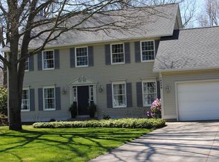 15456 Royal Oak Dr, Grand Haven, MI 49417
