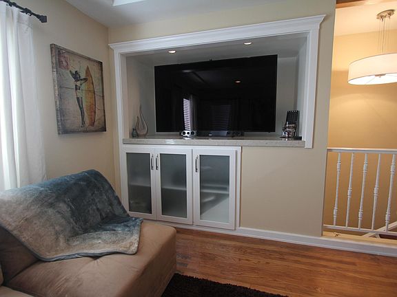 4th image of 337 Brooks Ave #3