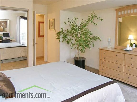 4th image of 5515 Southfield Dr APT J