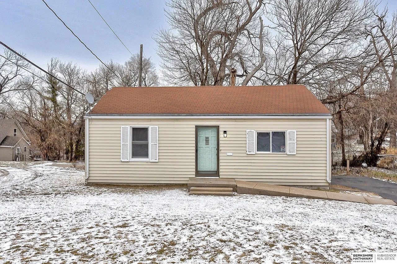 3 bed, 1118 sqft, $900 — Photo 1