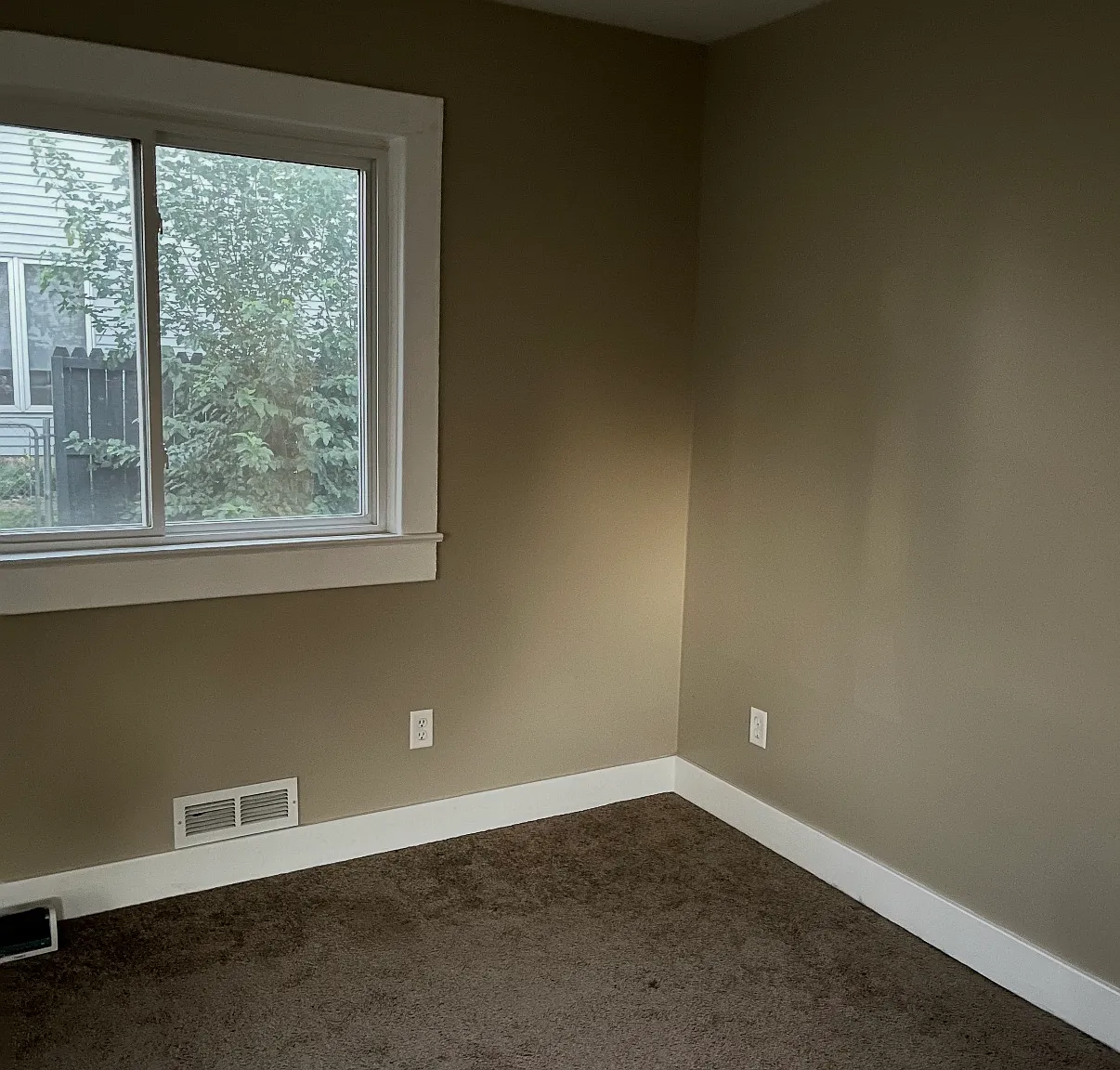 425 Elmer Ave — Photo 3