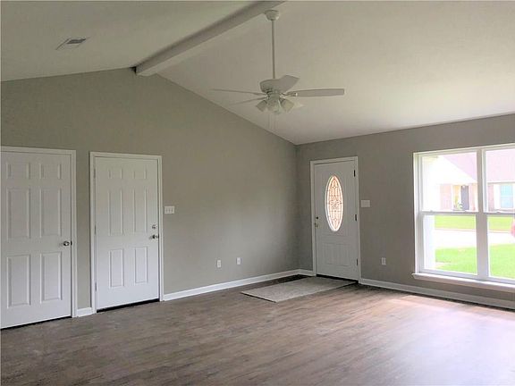 4th image of 706 Woodwind Dr