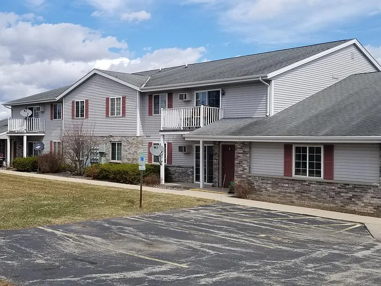 2200 Sylvan Way — Photo 6