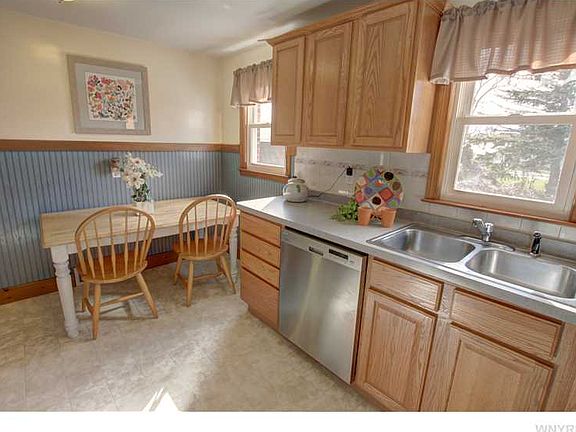 3rd image of 43 Rosary Ave