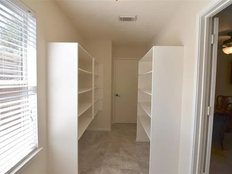 28926 Sedgefield St — Photo 11