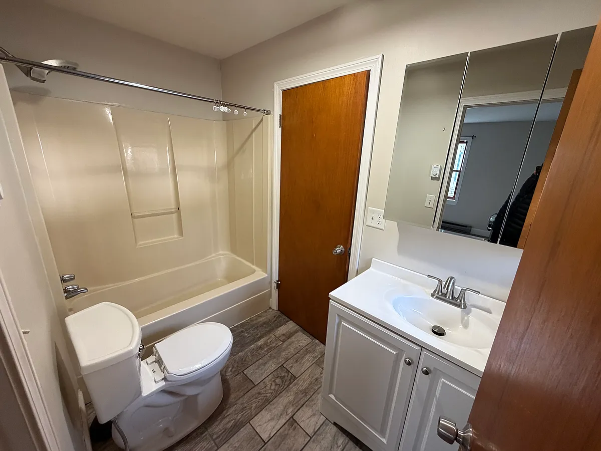 Building Photo - 12A Hale St #12-A