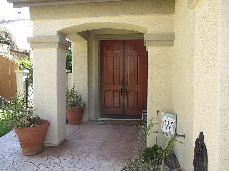 1st image of 5047 Cove View Pl