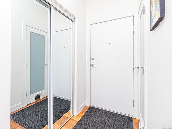 3rd image of 1008 Tillicum Rd #403