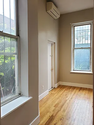 Rented by Signature Property Realty | media 39