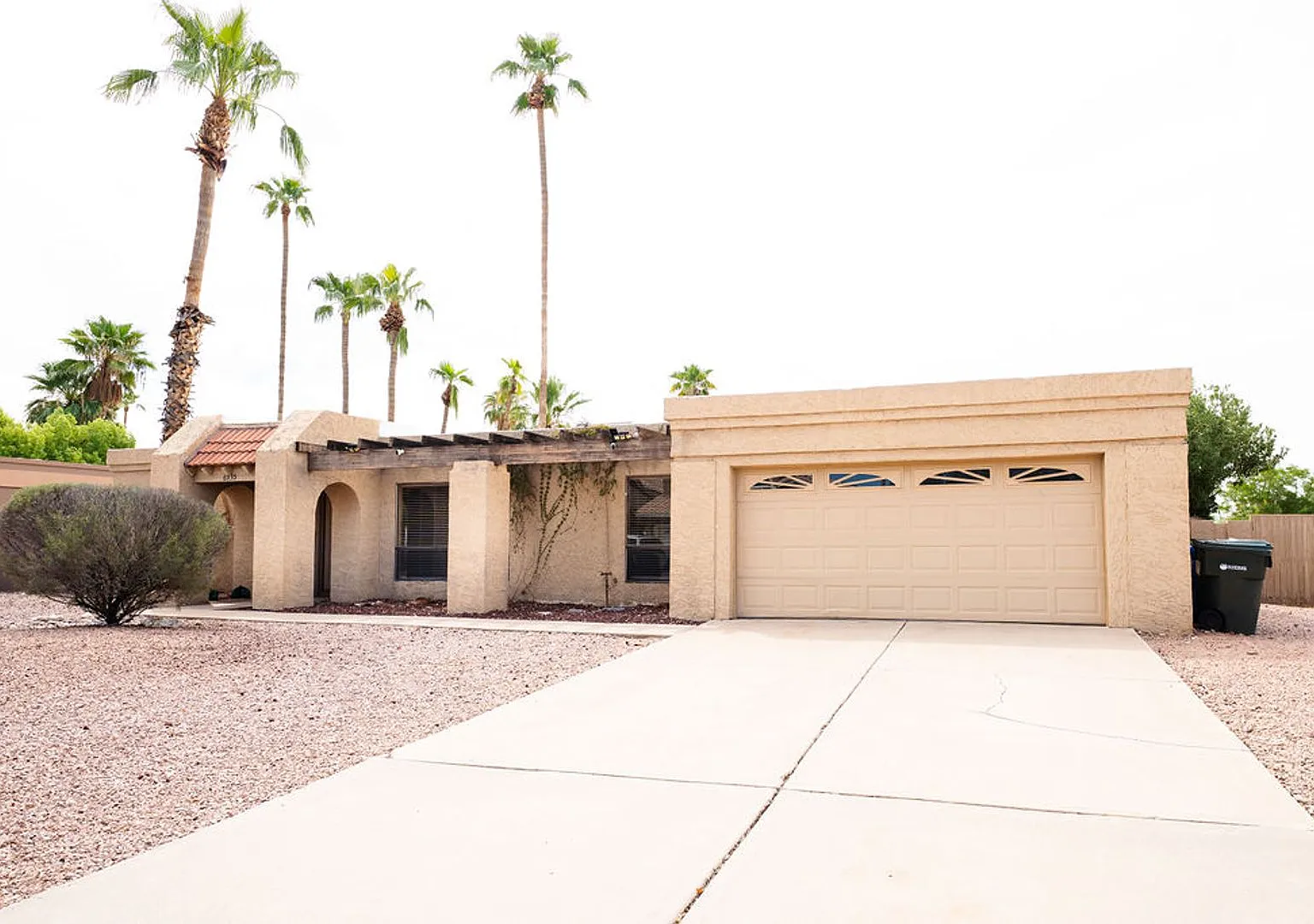 Great Scottsdale Location, Private Pool, 4 Bedrooms! — Photo 1
