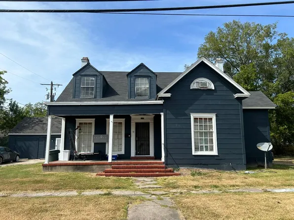 1142 Lyle St