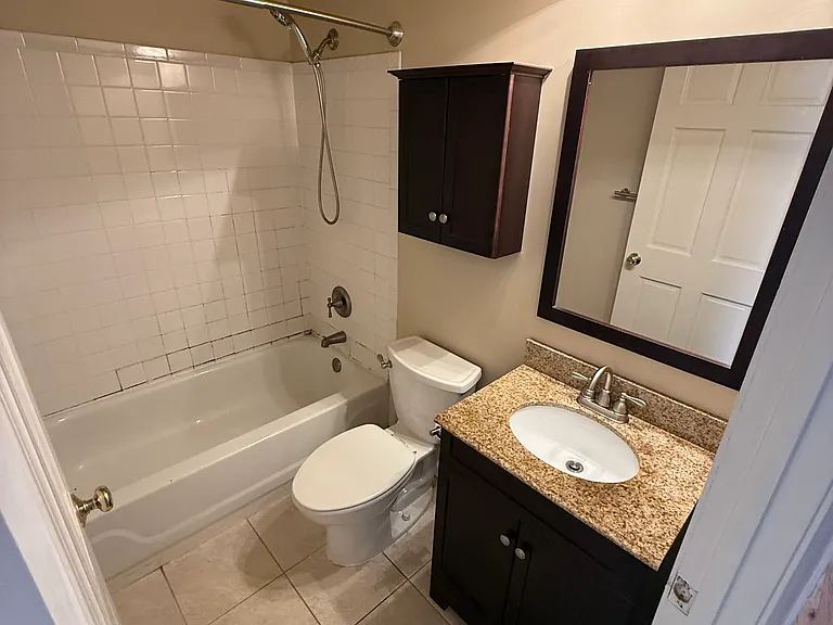 209 Hanover St #3 — Photo 4