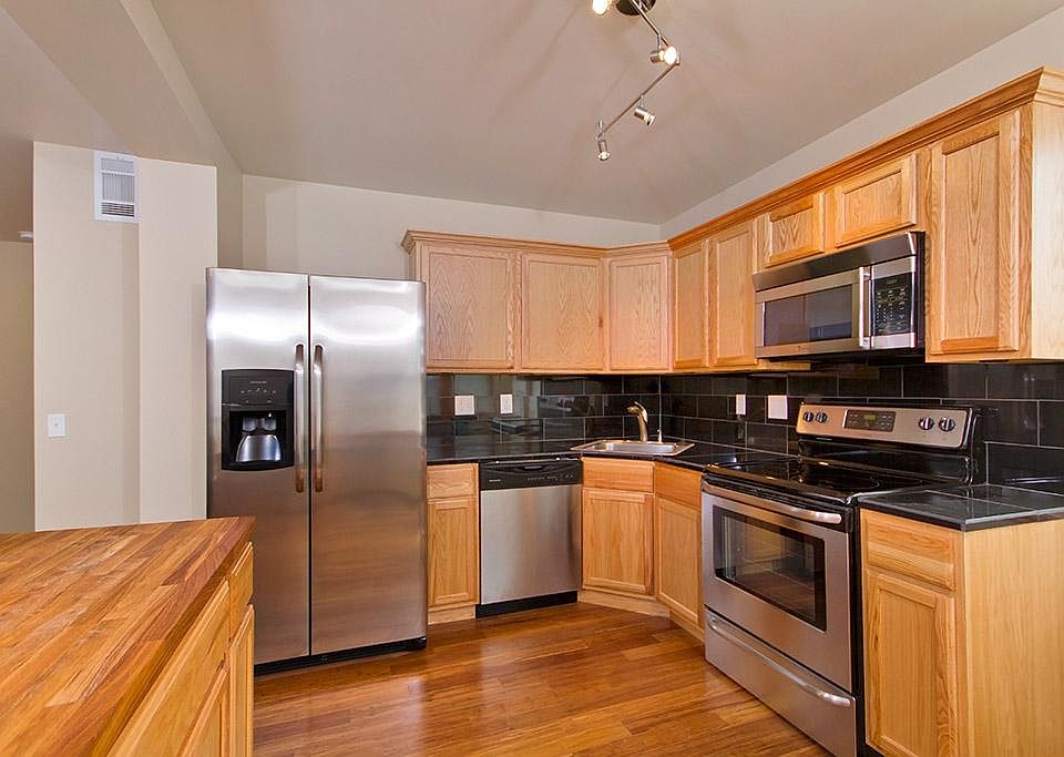 1st image of 3460 Oak Hill Ave APT 3S