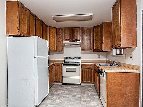 3rd image of 718 S Idaho St APT 6