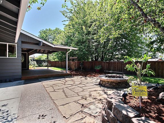 5th image of 2614 NW Madrona St