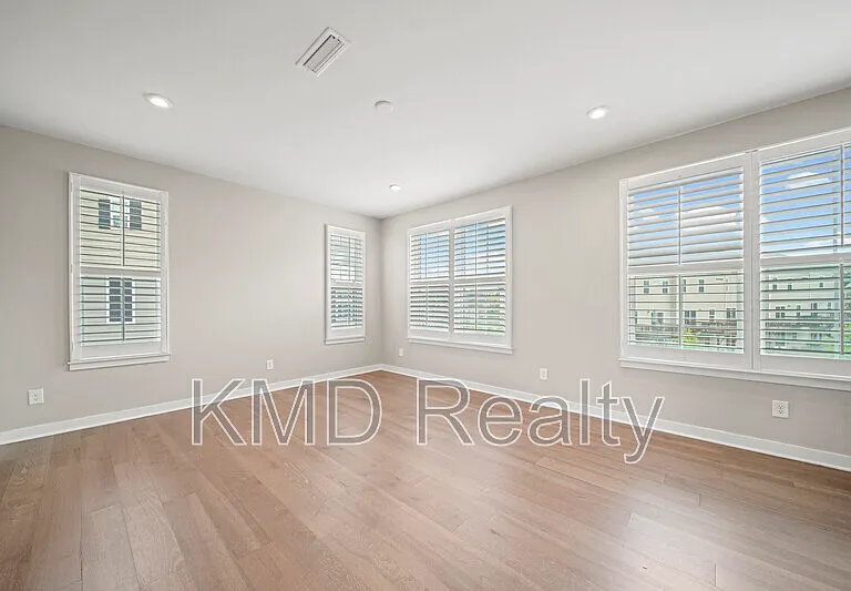 636 Crudent Rd — Photo 5