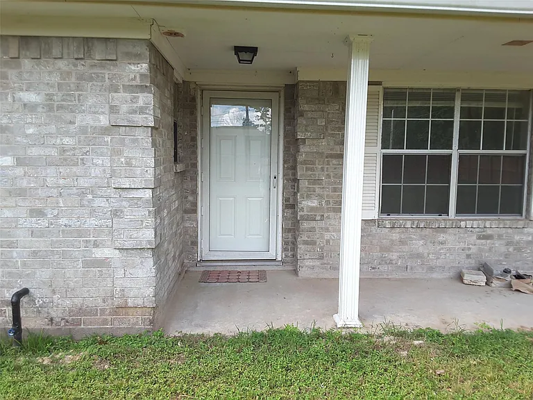 18521 Railroad Ave — Photo 4