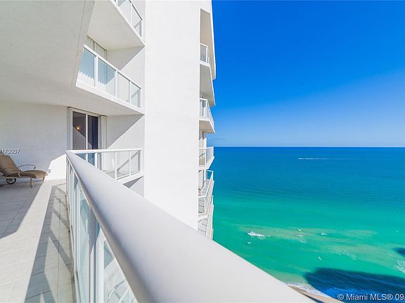3rd image of 16425 Collins Ave APT 2712