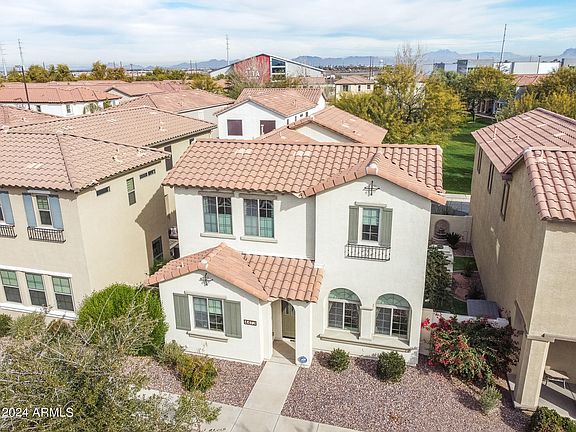 3rd image of 4473 E REMINGTON Drive