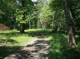 3995 Som Center Rd, Moreland Hills, OH 44022