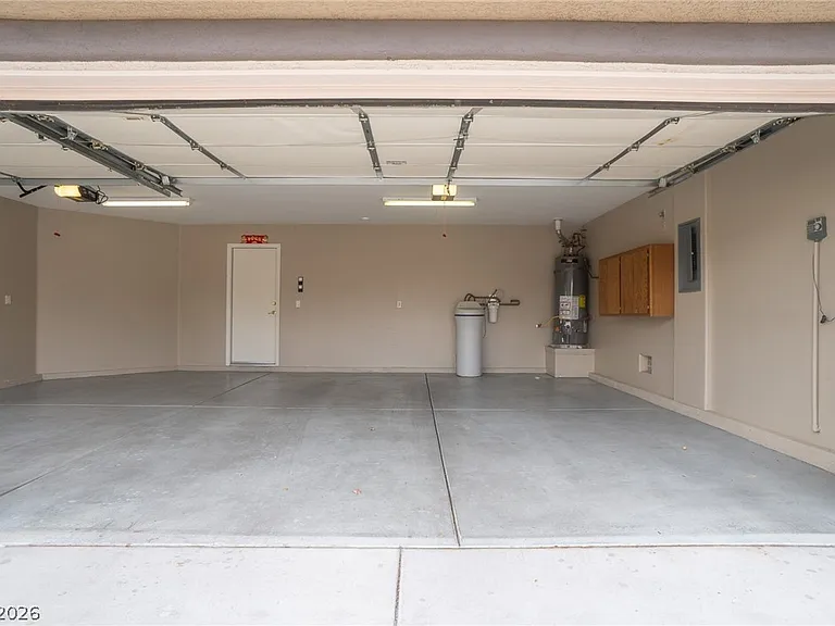 7861 Darby Ave — Photo 65