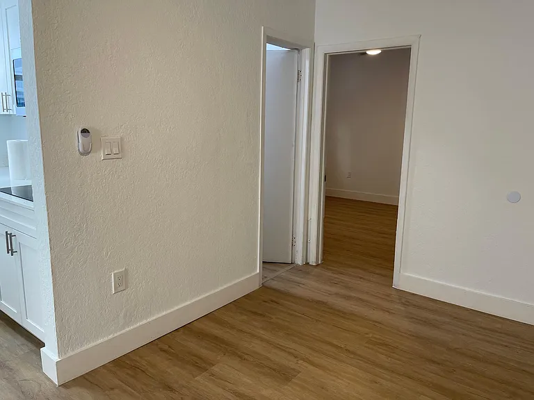 919 SW 6th St #2 — Photo 11