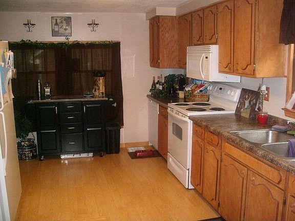 4th image of 541 Olney Ave
