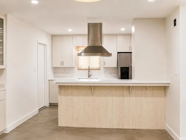 1135 Myra Ave — Photo 8