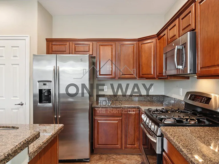 18815 E Swan Dr — Photo 14