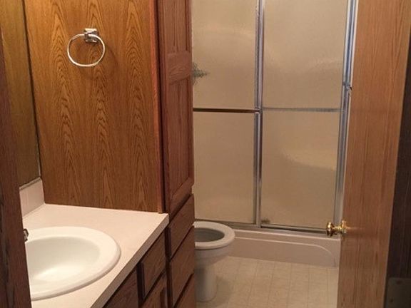 5th image of 5743 Holdrege St #7