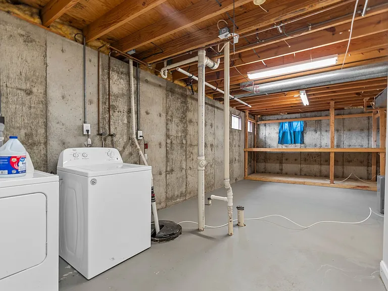 803 Matthews Dr — Photo 33